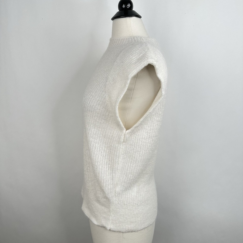 Banana Republic Cream Sleeveless Ribbed Crewneck Sweater - Picture 5 of 9
